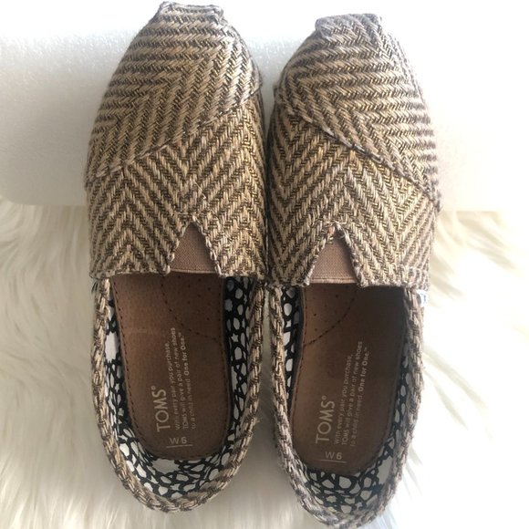 Toms Flats - Size 6 - Picture 1 of 8